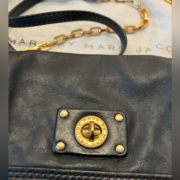 Marc by Marc Jacobs Totally Turnlock Crossbody Clutch - Picture 2 of 10